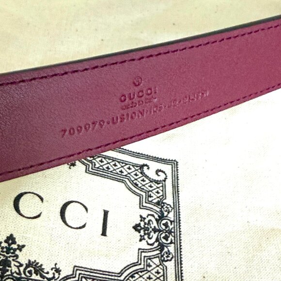 Gucci 709979 Unisex Red Leather Belt with Engraved design G Buckle, 105, 100cm - Picture 10 of 15